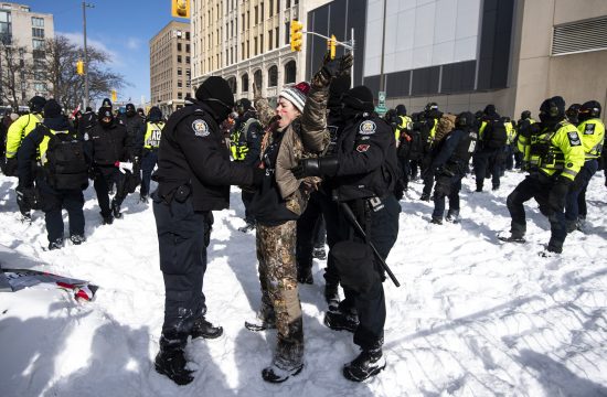 Kanada protesti policija