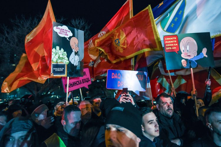 Crna Gora, Podgorica, protest protiv manjinske vlade, manjinska vlada