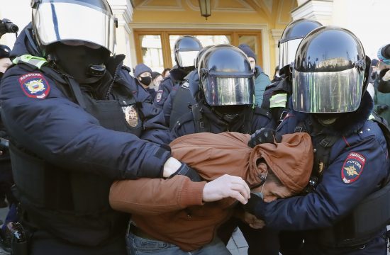 Rusija protest policija hapsenje