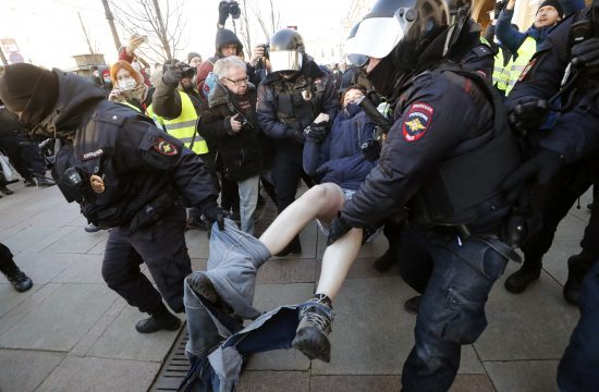 Rusija protest policija hapsenje