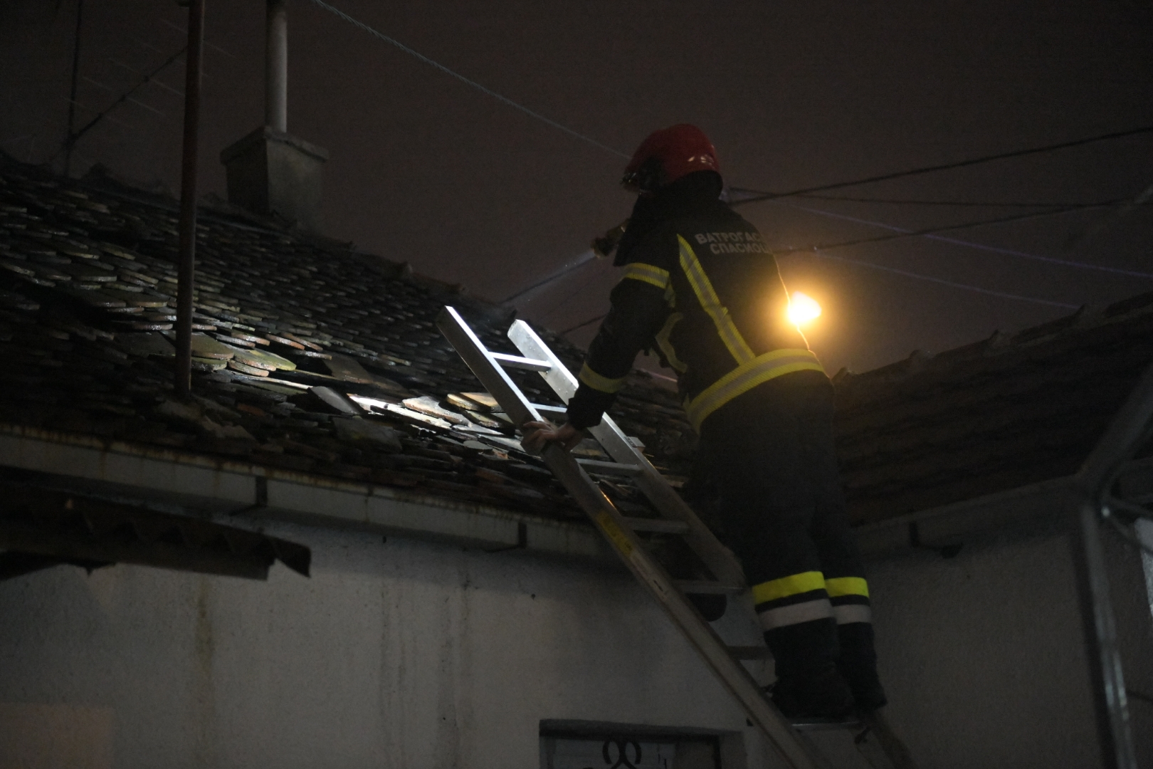 Požar, ulica Grčića Milenka, vatrogasci, policija, uviđaj, uvidjaj