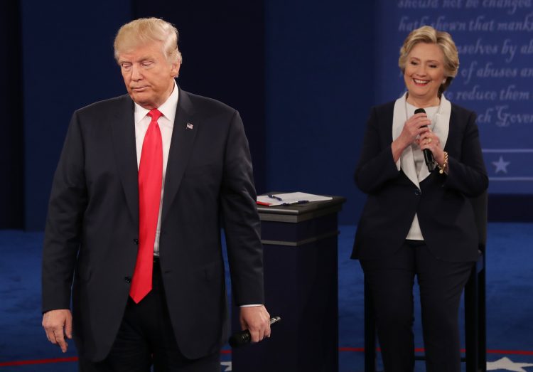 Donald Tramp i Hilari Klinton Foto: EPA-EFE/JIM LO SCALZO