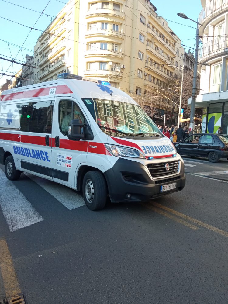 Saobraćajna nesreća, nezgoda, saobraćajka, SKC, raskrsnica Kralja Milana i Resavske