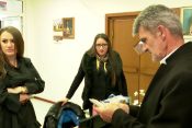 Čačak 31.03.2022. Miloljub Majstorović, jedan od osnivača SNS-a u Čačku, pocepao svoju i još 20ak članiskih karata SNS