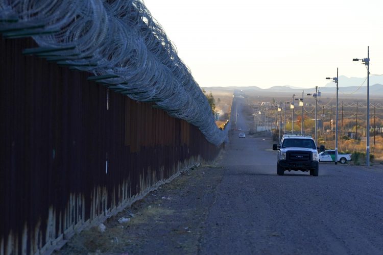 Zid na granici Amerike i Meksika