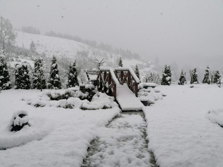 Zlatar, Nova Varoš Pao sneg u aprilu, pola metra snega napadalo, april