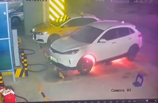 Kina punjenje elektirčnog automobila