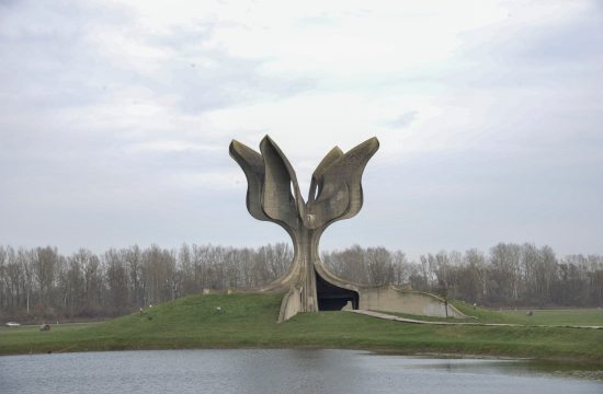 jasenovac spomenik