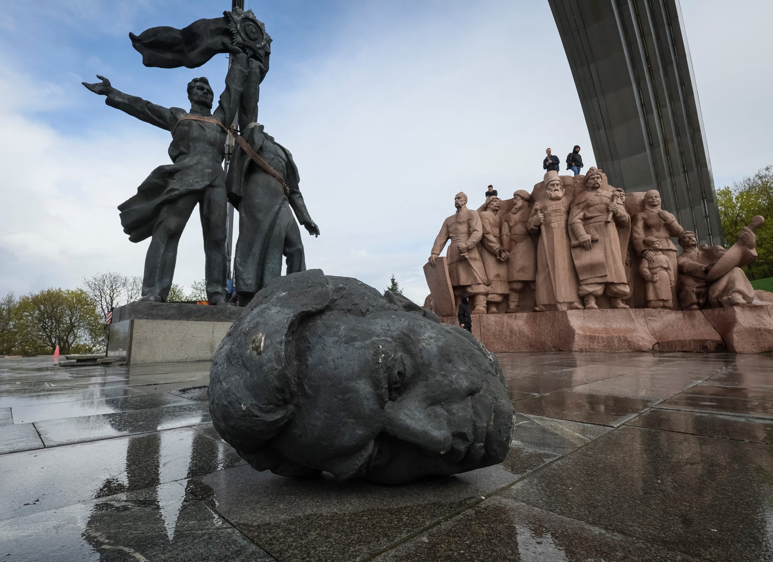 Kijev, Ukrajina, Rusija, spomenik, rušenje spomenika prijateljstva