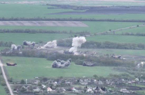 Izjum, Ukrajina, ukrajinska vojska bombarduje rusku vojsku, eksplozija, eksplozije, napad, bombardovanje, Ukrajina, Rusija