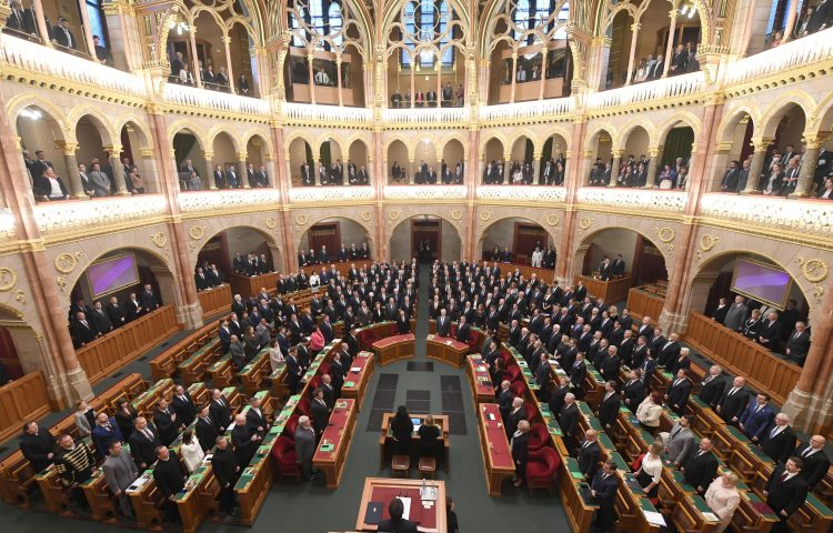 Mađarska, Madjarska, parlament, konstitutivna sednica
