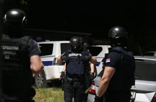 Jakovo, Surčin, pucnjava, ranjavanje, ubistvo, hitna pomoć, policija, uviđaj,