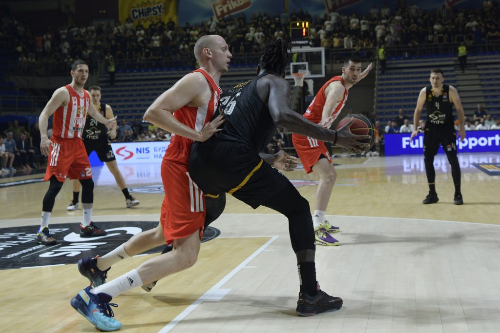 Košarkaška utakmica, derbi Partizan Crvena Zvezda u Hali Pionir, Hala Pionir, košarka