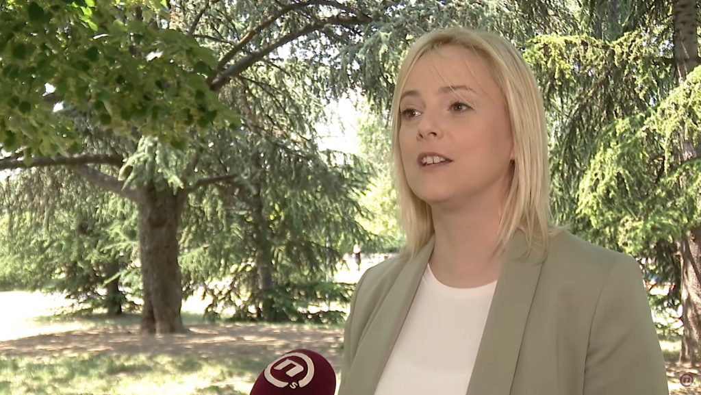 NAJLEPŠA SLIKA SRBIJE. Zašto se Vučić bavi foto konkursima, prilog, emisija Među nama, Medju nama Nova S