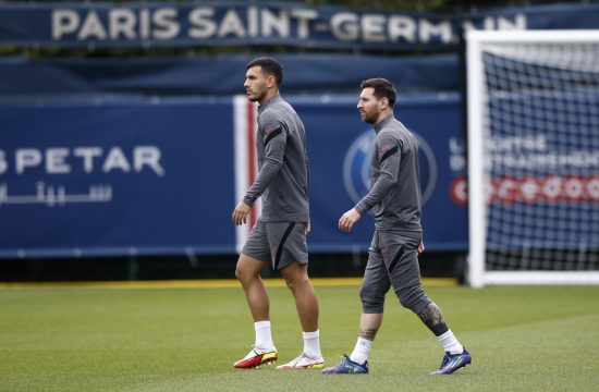 Lionel Mesi, Leandro Paredes