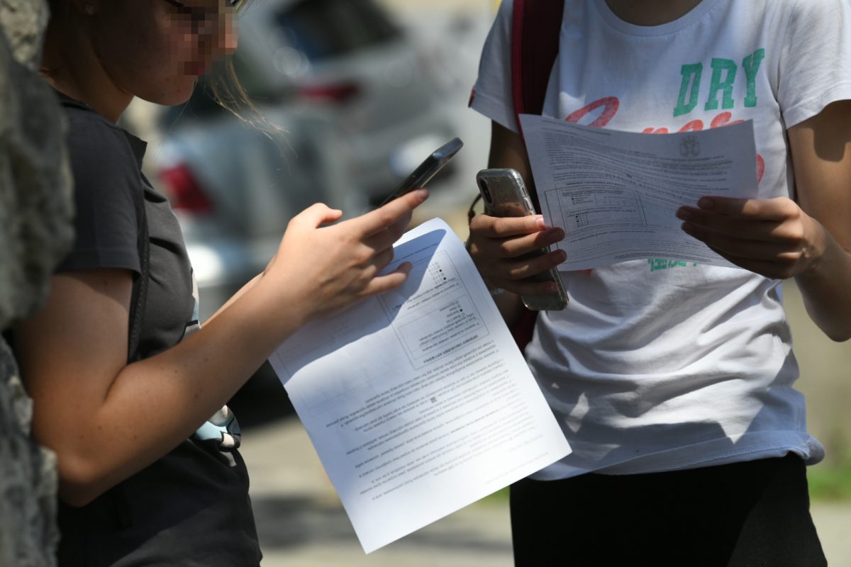 Počelo Polaganje Kombinovanog Testa Na Maloj Maturi