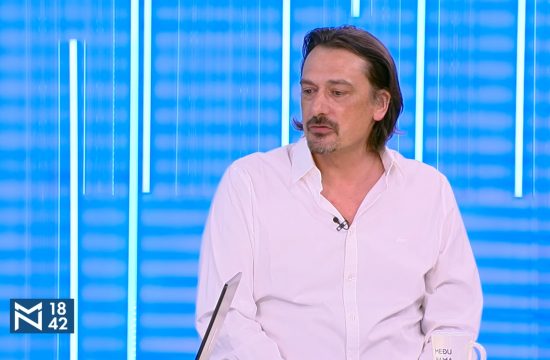 Filip Rodić, novinar. Emisija Među nama, Medju nama Nova S