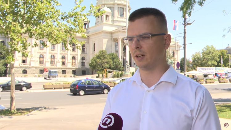 POKS. Namiguje li POKS Vučiću, prilog, emisija Među nama, Medju nama Nova S