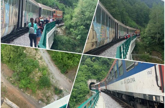 Brzi voz Beograd-Bar pokvario se kod Kolašina, a putnici više od tri sata čekaju. Voz, kvar, u kvaru, tunel, stoji voz, zastoj, putnici