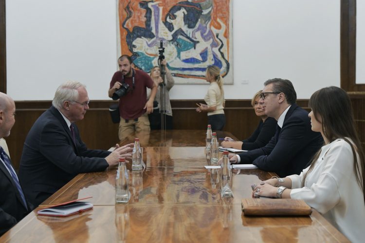 Kristofer Hil i Aleksandar Vučić