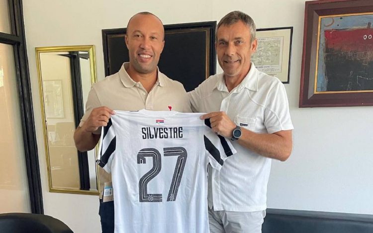 Mikael Silvestre