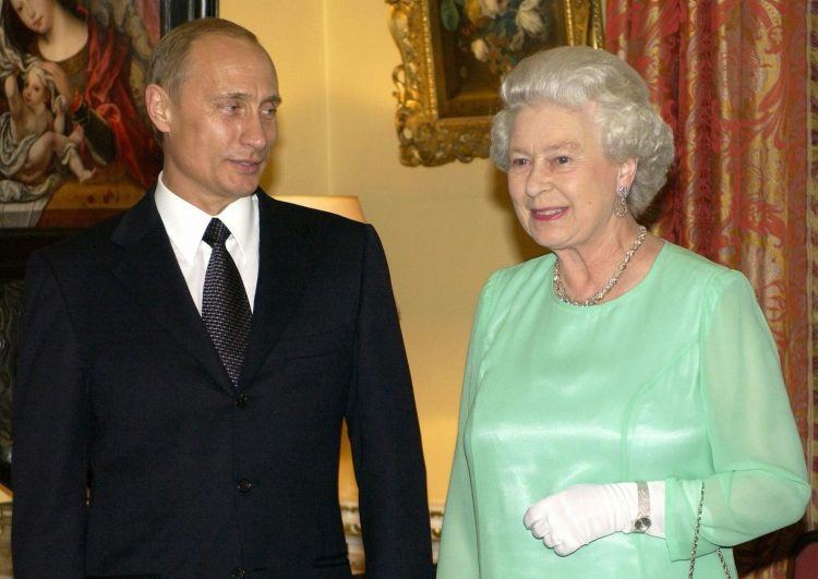 Kraljica Elizabeta i Vladimir Putin 2003.