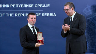 Vučić odlikovao Filipovića i Đurića, policajce sa Kosova i Metohije,