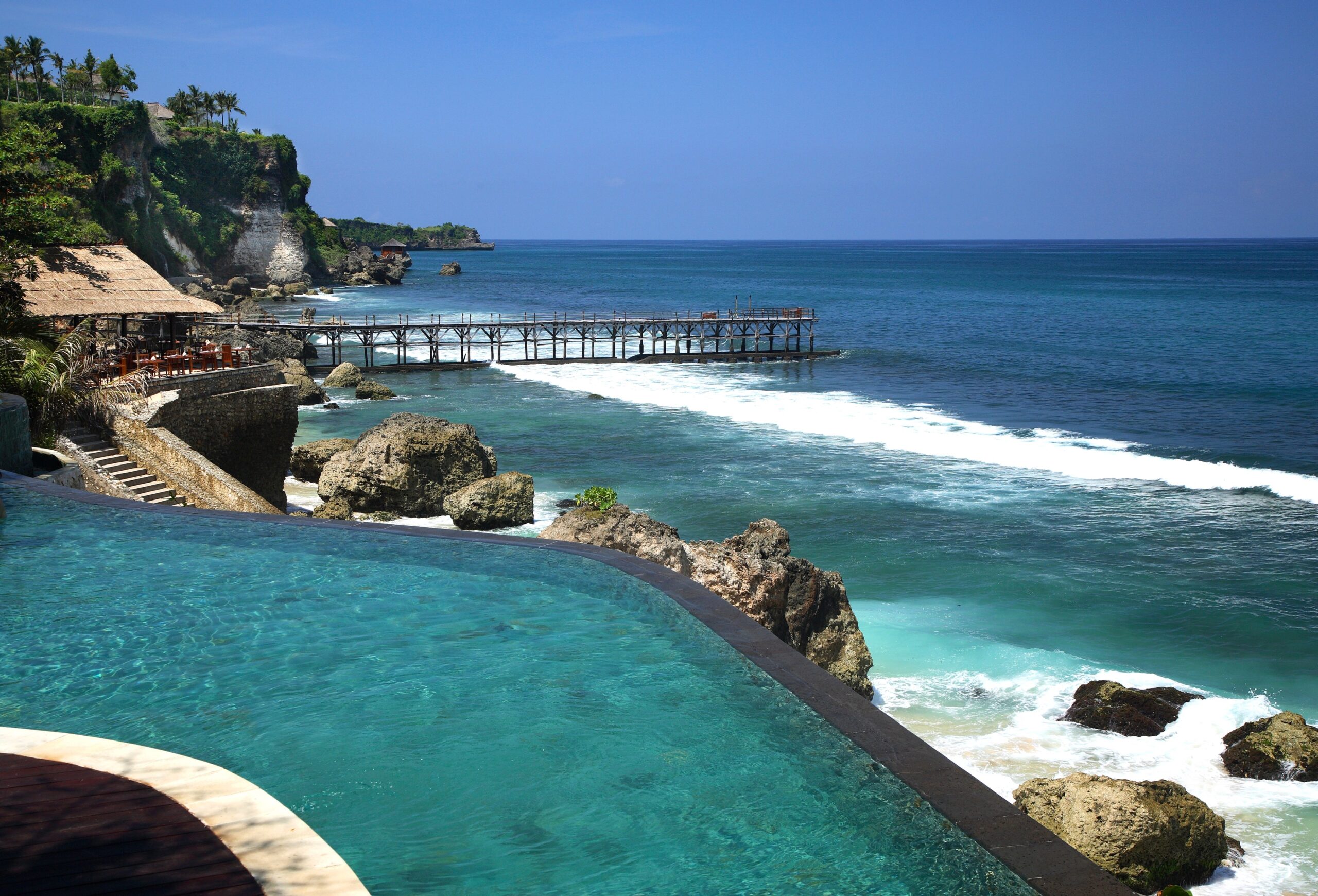 Бали путевка. Ritz Carlton Bali Beach. Бали остров туры из Москвы. Бали остров стоимость тура. Cliff Pool.