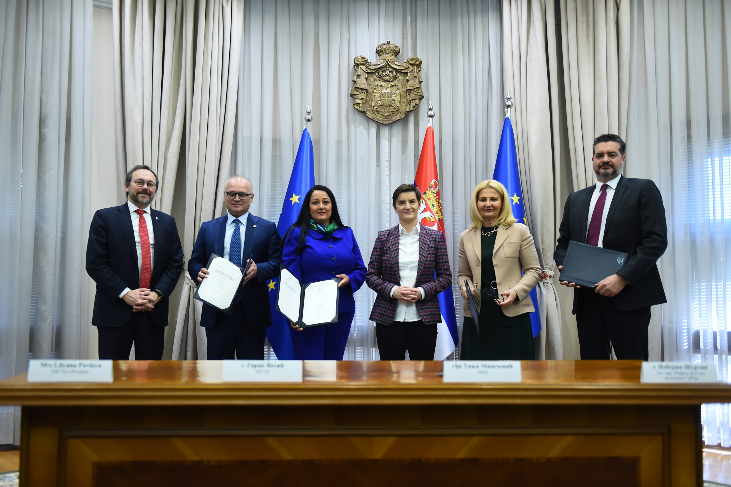 srbija-i-eib-potpisali-grant-od-175-miliona-evra-za-brzu-prugu-beograd