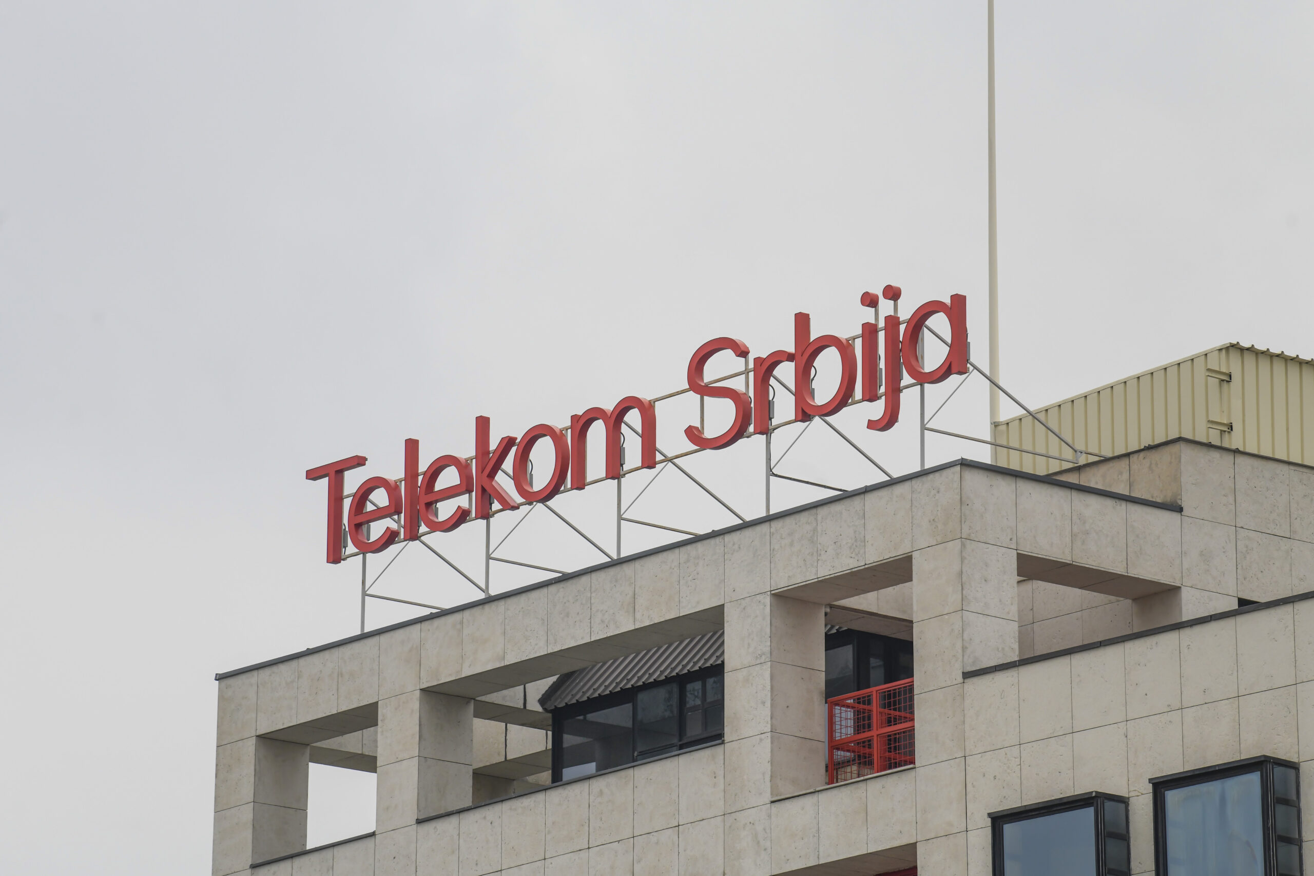 Dugovi Telekoma će dostići čak tri milijarde evra: Šta se zapravo krije iza hvaljenja ogromnim poslovnim uspesima državne kompanije