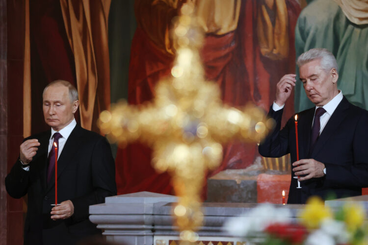 Vladimir Putin, liturgija, Uskrs, Moskva Tanjug/AP