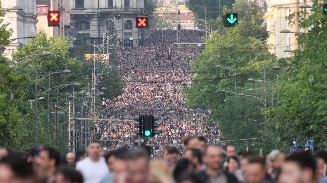 Zastava Sa Protesta U Beogradu Koja Je Mnogima Vratila Nadu