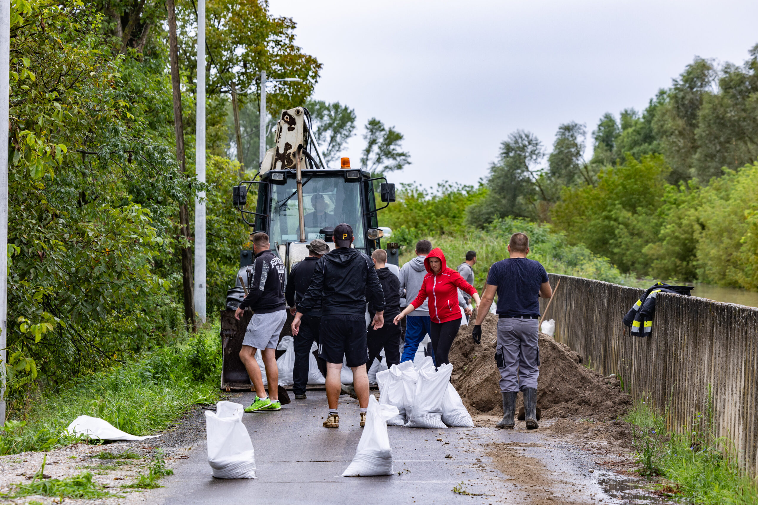 Dramatična Borba Sa Poplavama U Hrvatskoj Drava Pravi Haos Reka Odnela Put Urušila Se Kuća