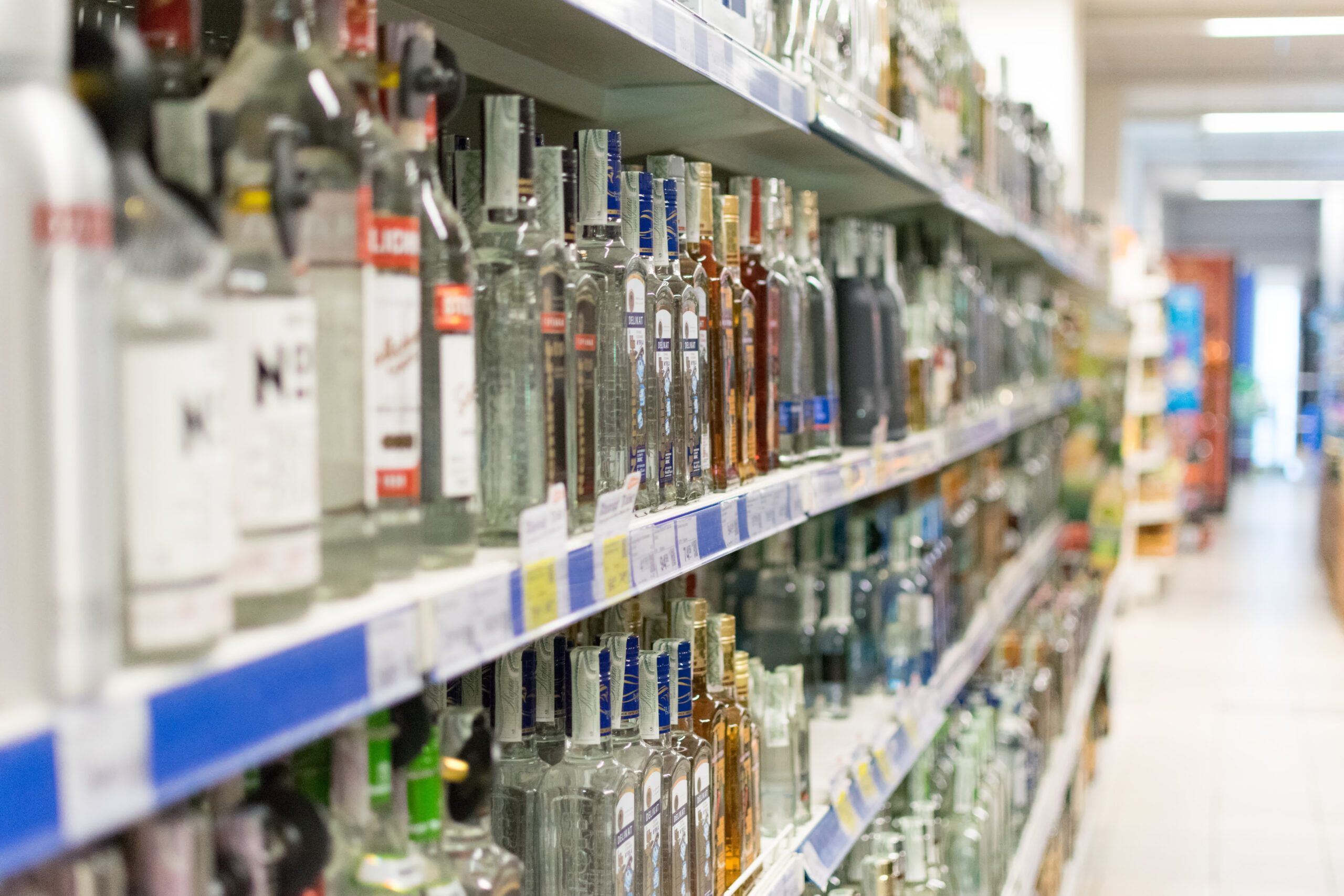 Со скольки продают крепкие алкогольные напитки. Alcohol Drinks Section in supermarket. Со скольки лет можно продавать крепкий алкоголь. Alcoholic Action.