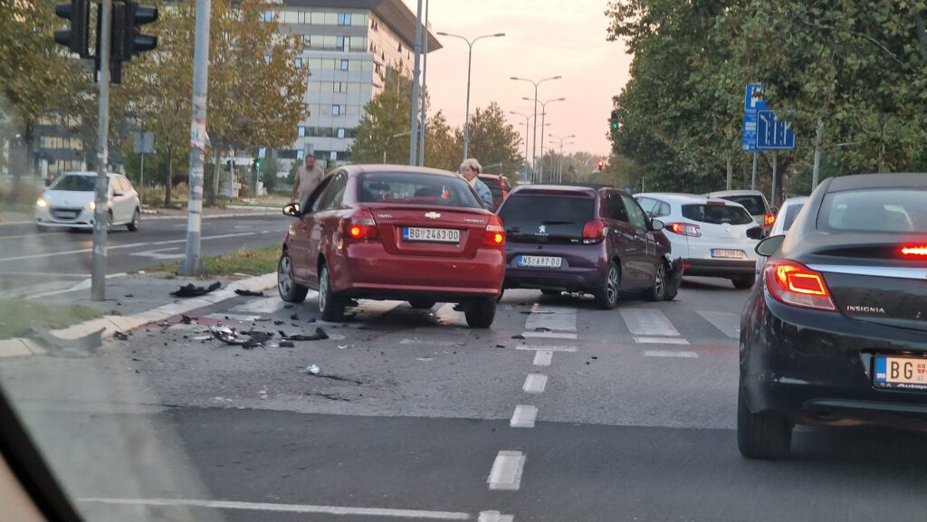 Saobraćajna nezgoda u ulici Antifašitičke borbe