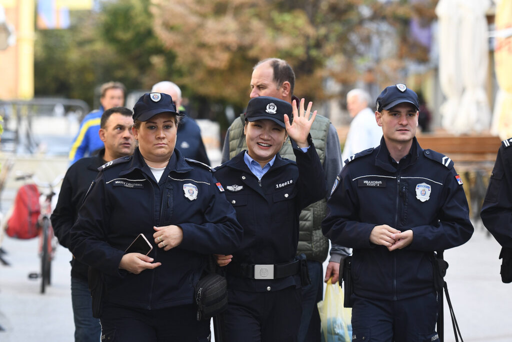 МУП пред колапсом: Да ли ће Србија и полицајце увозити из Непала и Шри Ланке?
