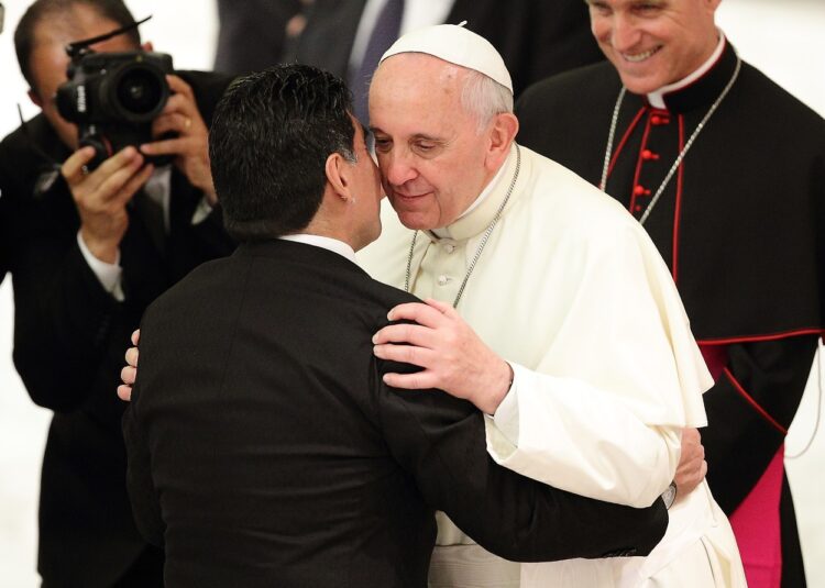 Papa Franja i Maradona