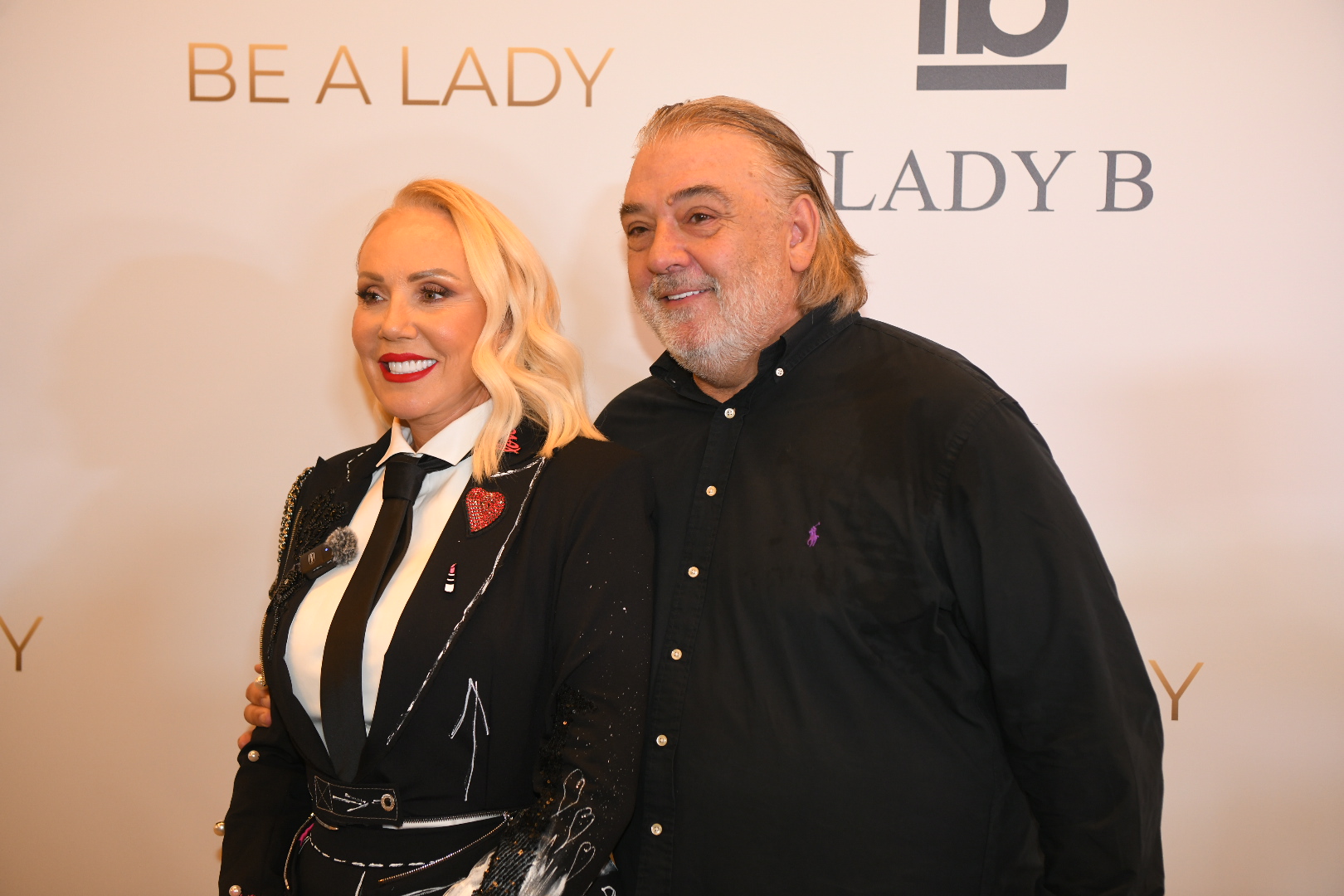 "Nismo izlazili iz sobe šest meseci... Popucali su zidovi": Lepa Brena otkrila detalje ljubavi sa Bobom