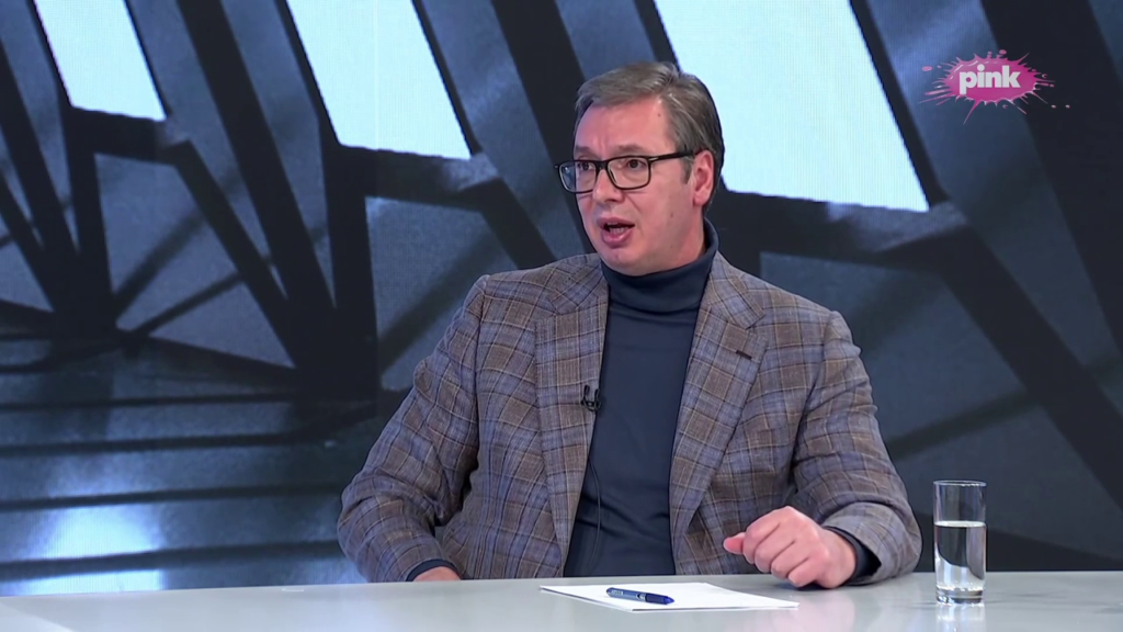 Vučić najavio ostavku na TV Pinku