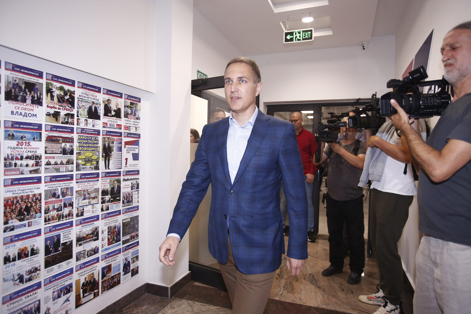 Ko je Nebojša Stefanović: Od Vučićeve desne ruke do prognanog naprednjaka