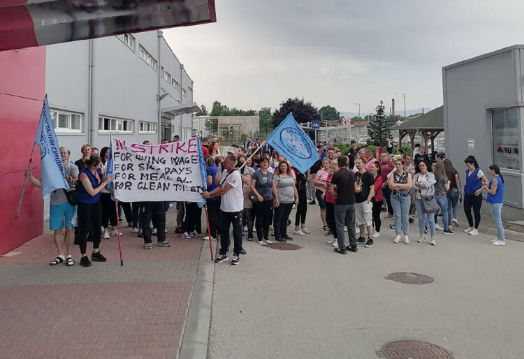 Protest u fabrici Jura