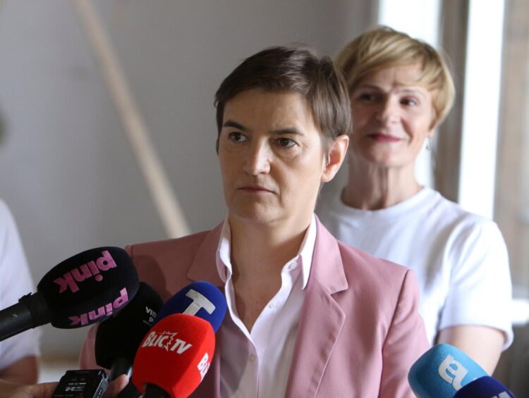 Predsednica Skupštine Srbije Ana Brnabić posetila je danas pozorište "Boško Buha"