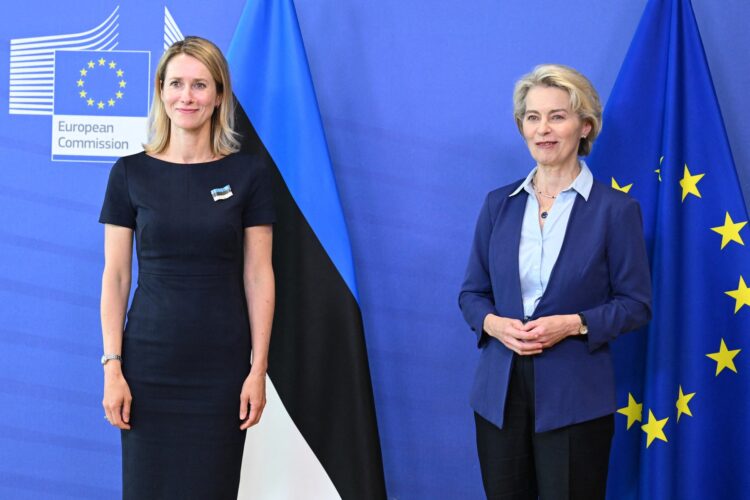 Kaja Kalas i Ursula von der Lejen