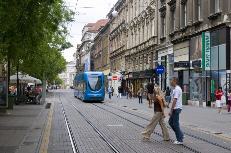 Da li Hrvati znaju srpske reči