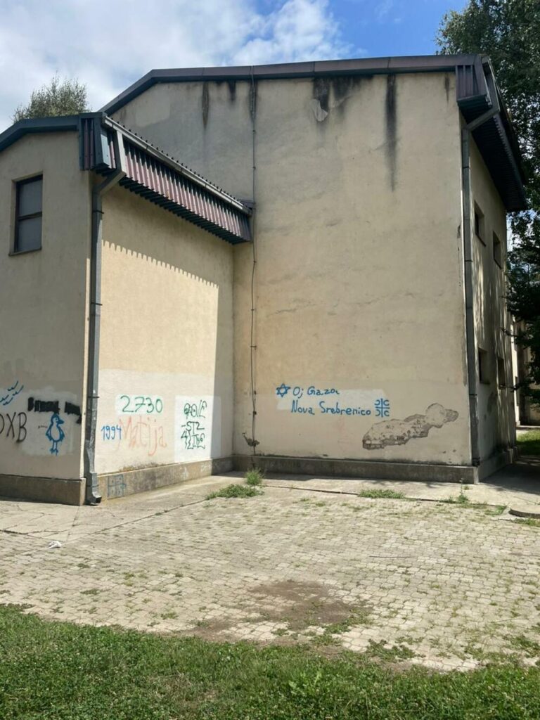 Berane, škola, grafit, Oj Gazo, Nova Srebrenico