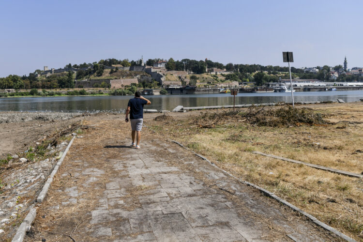 Ušće, kej, splavovi, uklanjaje splavova sa Ušća, Novi Beograd