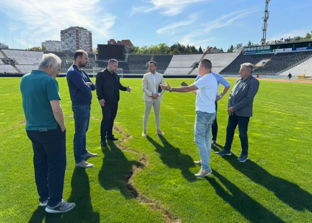 Inspekcija terena na stadionu Partizana