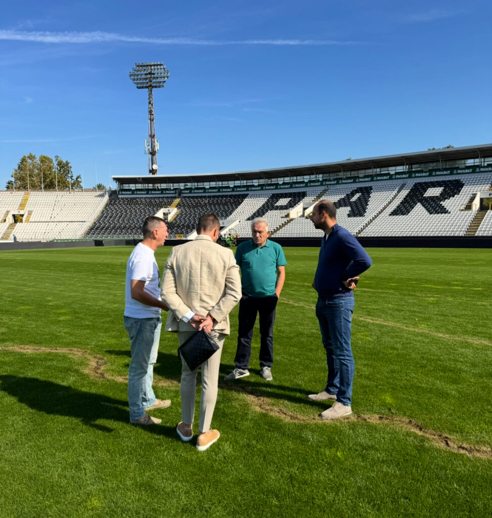 Inspekcija terena na stadionu Partizana