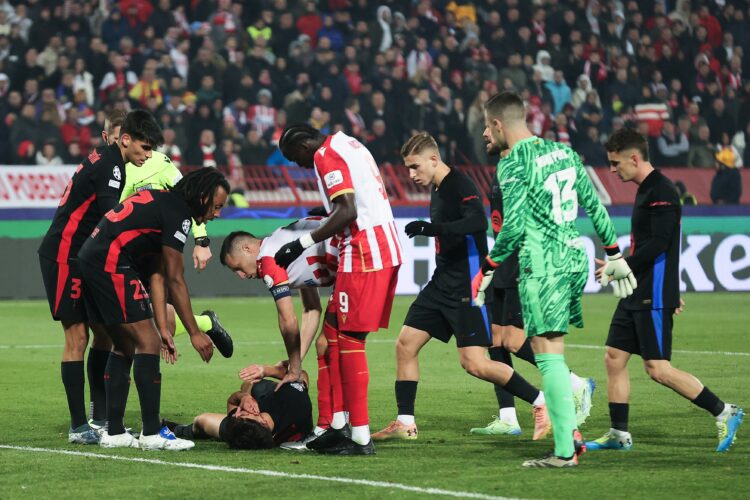 FK Barselona i FK Crvena zvezda Pau Kubarsi