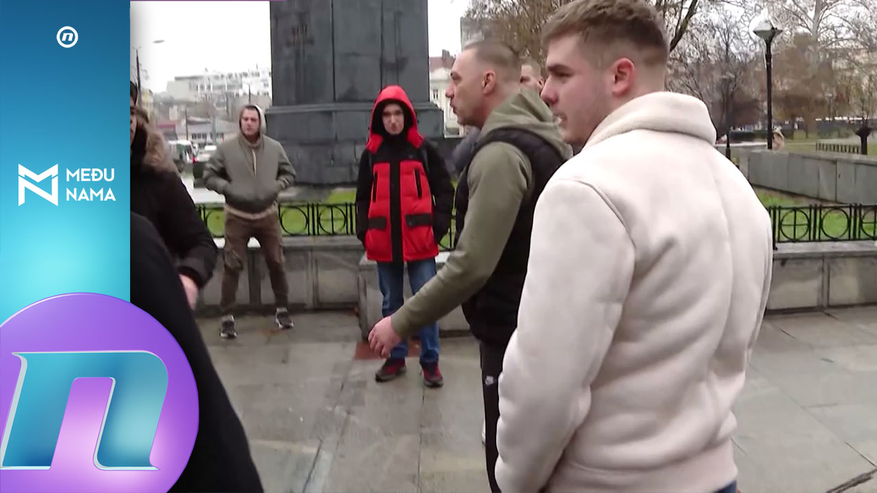 Pogledajte kako je uhapšen napadač na studenta i kako su studenti FDU stigli pred opštinu Novi Beograd